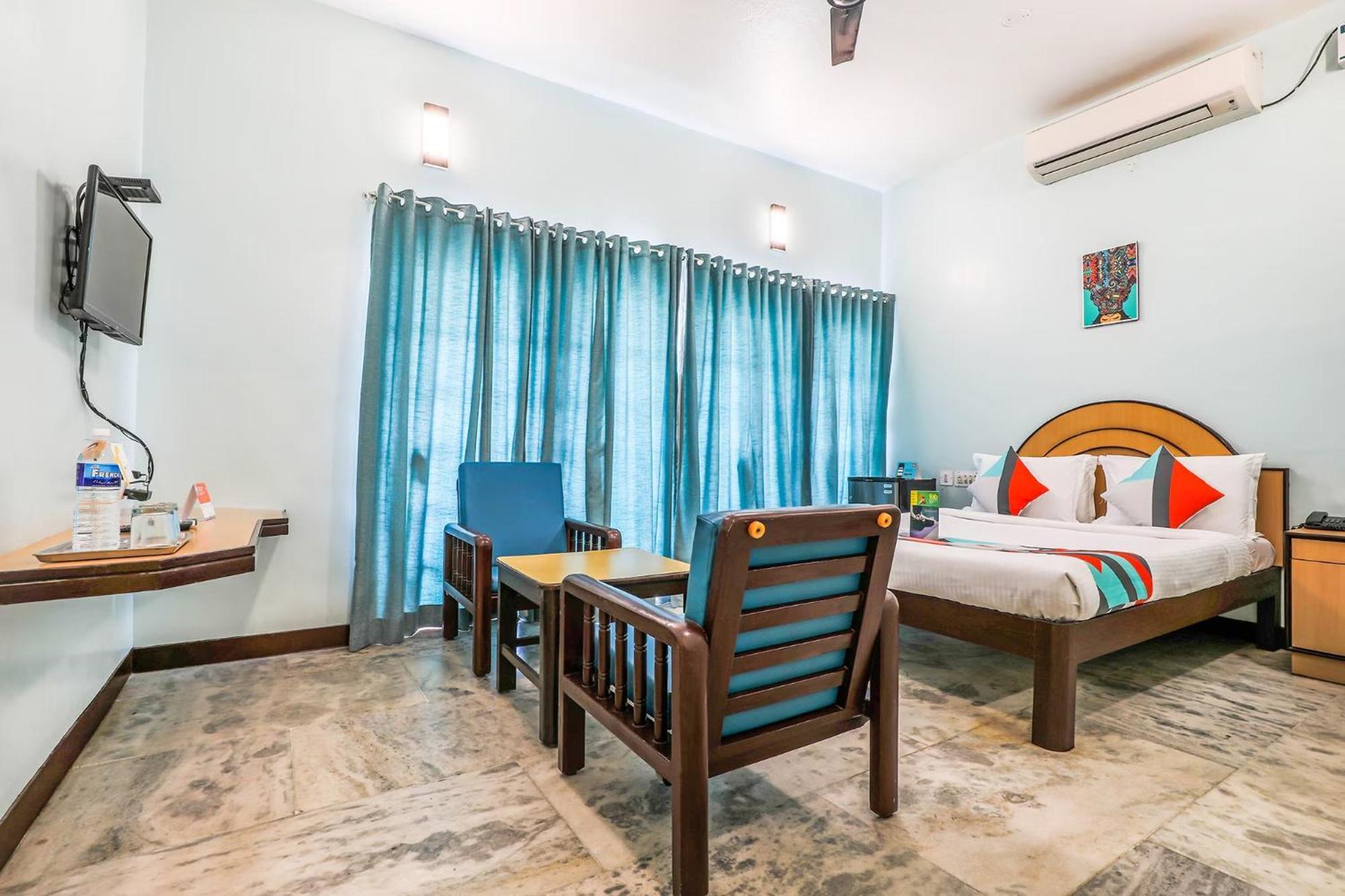 Fabexpress Santhi Inn - 500 Meters From Promenade Beach Пондичерри Экстерьер фото