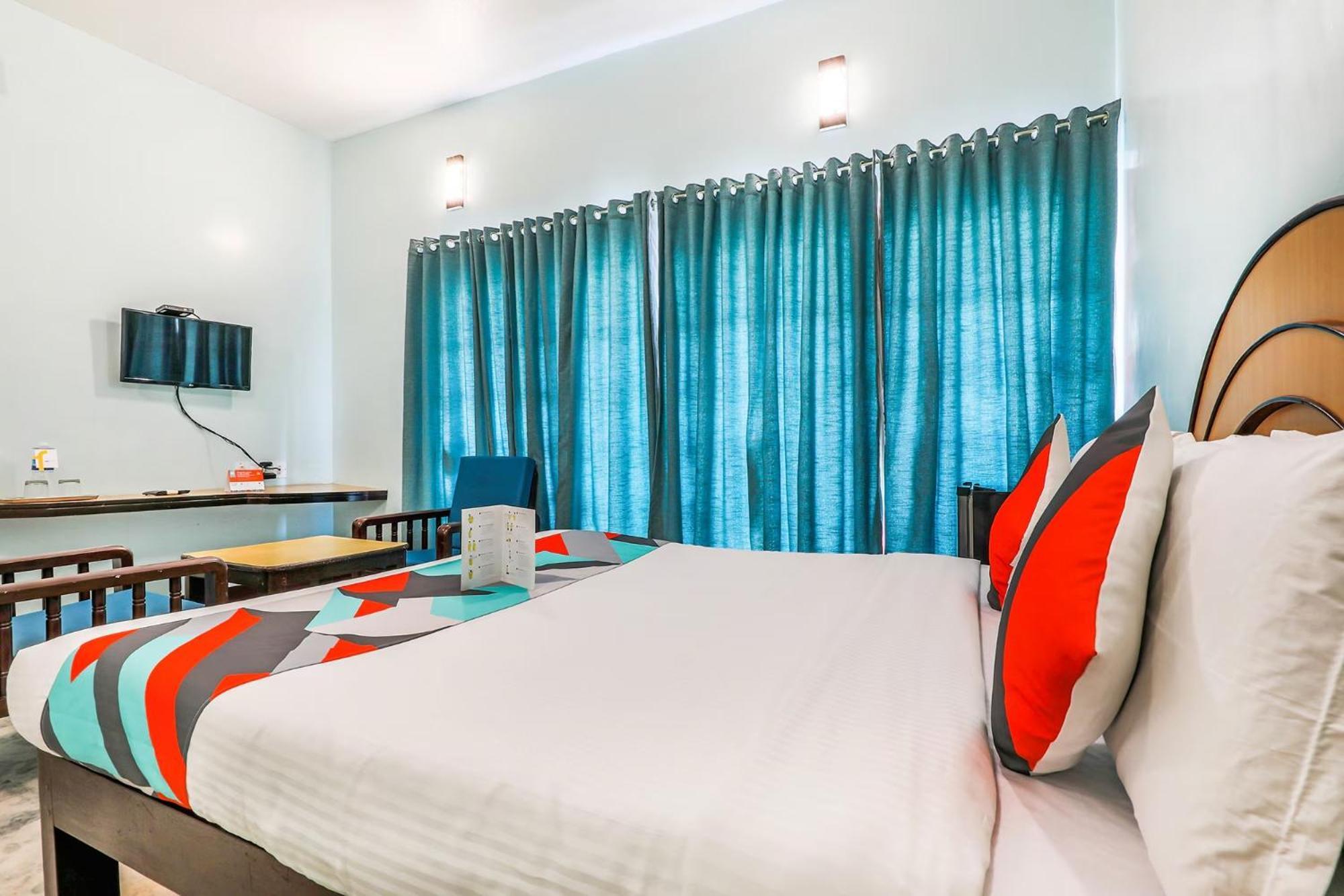 Fabexpress Santhi Inn - 500 Meters From Promenade Beach Пондичерри Экстерьер фото